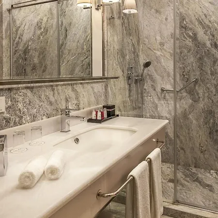 Nevv Bosphorus & Szálloda