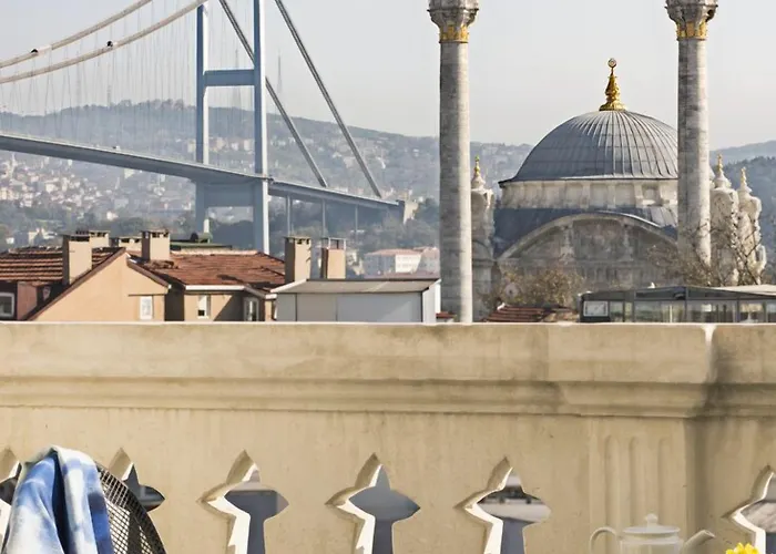 Nevv Bosphorus & Hotel Stambuł