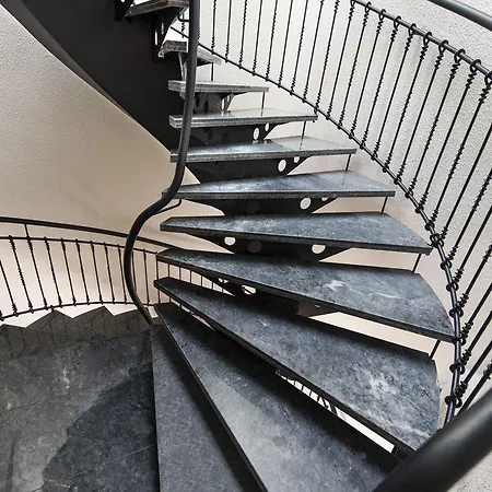 Nevv Bosphorus & Hotel Stambuł